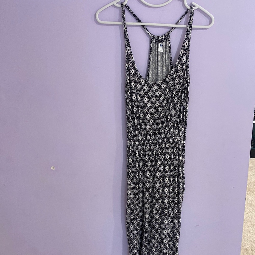 Old Navy black and white summer dress. Size S